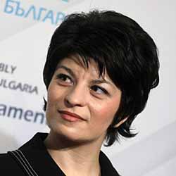 Десислава Атанасова: Хората да осъзнаят, че шансът е на тяхна страна, а на България й трябва стабилност