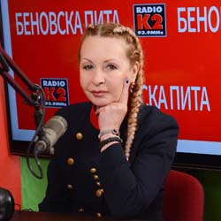 Беновска: Слави, „Драги ми Смехурко!“Ти, не знаеше ли, че политиката е мръсна игра?!